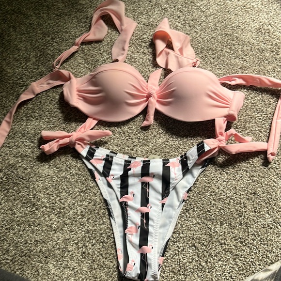 Flamingo bathing suit - Picture 1 of 5
